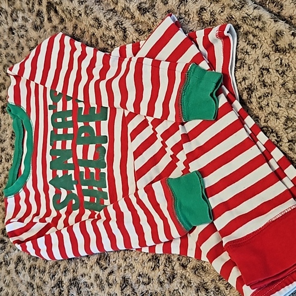 Santa's Helper Christmas pajamas size 6 (see flaw) - Picture 1 of 2